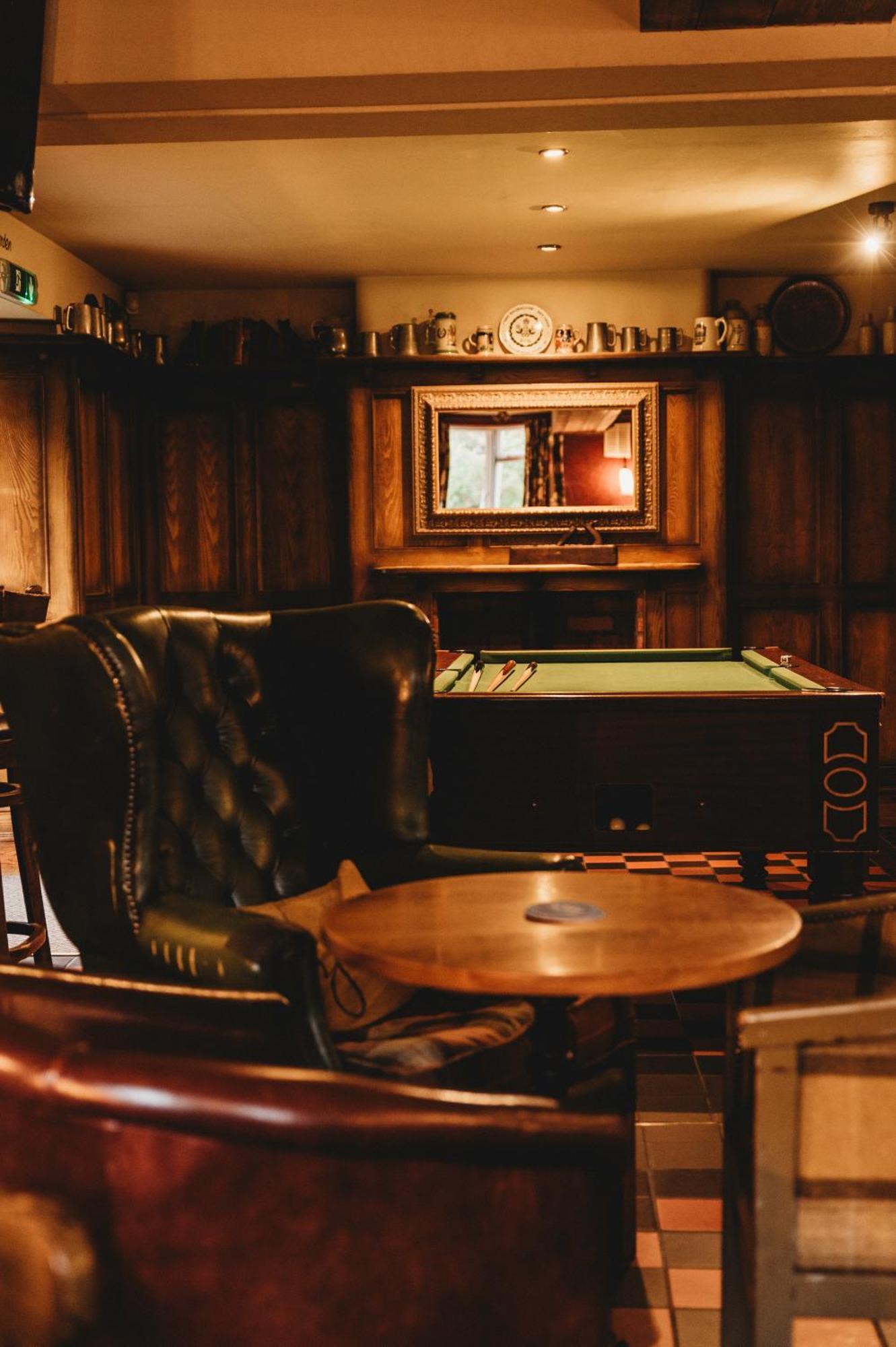The White Lion Inn โอ๊กคัม ภายนอก รูปภาพ